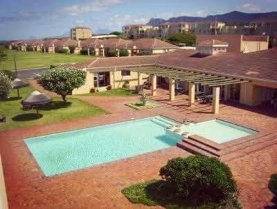 Getaway To Hermanus Beach Club Apartment Bagian luar foto
